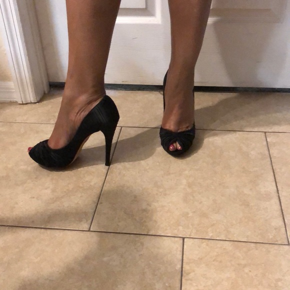 Heels - Picture 2 of 4
